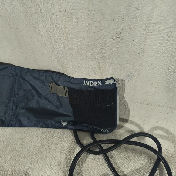 Manual Blood Pressure Monitor Upper Arm Cuff Aneroid Sphygmomanometer Machine - Picture 2 of 5